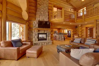 Image de Fraser Chalet w/ Hot Tub & Mountain Views