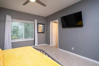 Image de Spacious Downtown Durham Haven w/ 3 King Beds!