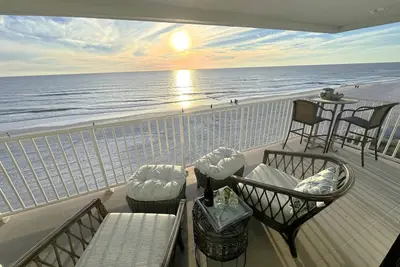 Image de Oceanfront 5⭐3br/2ba/6BED_Heated Pool_180 View Patio_ Beach Gear