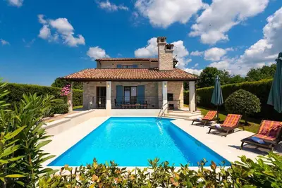 Image de Belle maison de 3 chambres à Tinjan