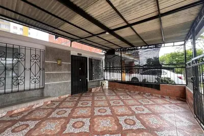 Image de Spacious house close to Ukumari and Consota park wifi, private parking, 3bedrooms