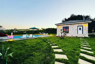 Image de Meda Suite Sıcak Havuzlu Muhafazakar Taş Ev
