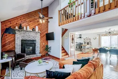 Image de Beary Cozy Getaway: Gated Community lake, pool, tennis, hot tub, fire-pit, grill