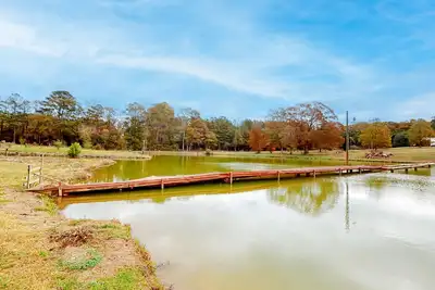 Image de Water-view home with private pool, large deck, firepit, fishing, fireplace, W/D