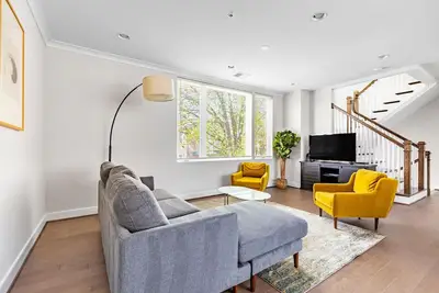 Image de Classic Green Valley 3br w/ W/D, nr Restaurants & Bars, by Blueground