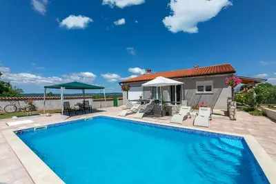 Belle maison à Labin avec WiFi