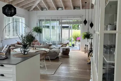 Image de Stilvolles Ferienhaus mit Garten in Roetgen