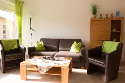 Image de Exklusive Eg-wohnung mit Terrasse, Kamin u. Eingezäuntem Garten 60m² bis 4 Pers