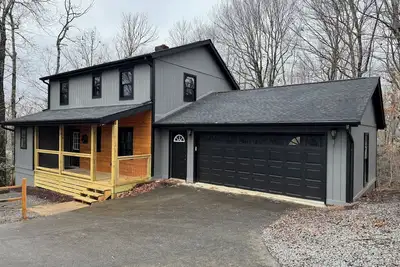 Image de Dog friendly 5 bed, 3. 5 bath near Brevard, Nc  with Connestee Falls amenities