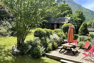 Bergerie rénovée dans l'esprit chalet, à l'entrée du village de Cauterets