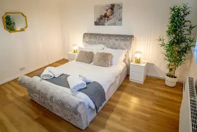 Image de de Luxe-Appartement-Salle de bain privée séparée-Vue sur Rue