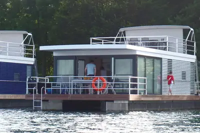 Image de Floating 44 Komfortable Hausboote bei Xanten mit Tollem Seeblick