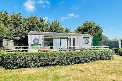 Image de Green CargoPod - sleeps 2 adults only or 2 adults and 2 kids
