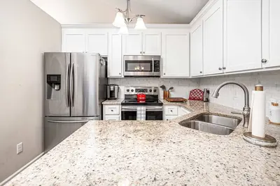 Cozy Pet-friendly home in Five Points Raleigh