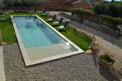 Image de Appartement cosy de 100 m2 situé à Rasteau. Animaux de compagnie acceptés.