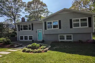 Image de Beautiful 3 bedroom, 3. 5 bath house, walk to Osterville Village