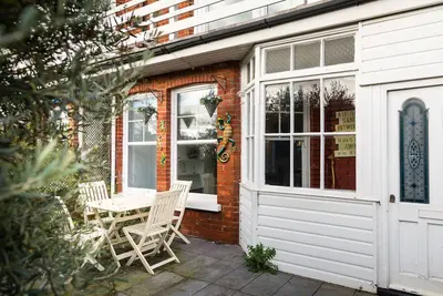 Image de Beach in Reach - group house for up to 14 with sea views