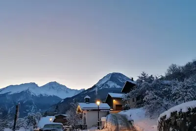 Image de Ambiance chalet tout confort dans hameau typique calme au milieu des vergers