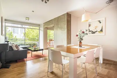 Image de Luxurious apartment. Security 24/7. Swimming pool. 6 pax.