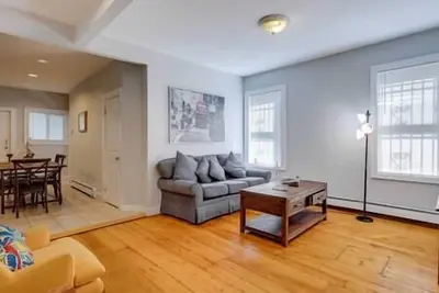 Image de New! Boston Condo Near Mbta, 3Mi to Fenway! (U1)