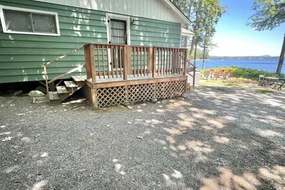 Image de Sebago Waterfront-Large Private Lot, Dock, Screened Porch, Grill. Pets Allowed
