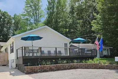 Image de 13-person home for families & groups!