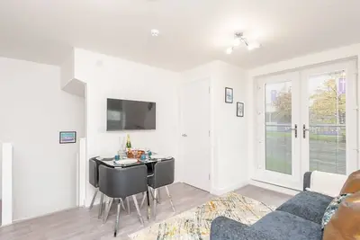 Image de Pass the Keys | Horsforth Haven - Brand New Townhouse With Balcony