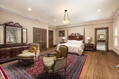 Frederick Stearns House in Detroit is a perfect venue for any private events.