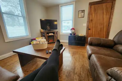 Image de Trailside by Backwoods Ventures, Trailside Getaway near beaches, waterfalls, hiking