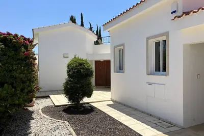 Image de Stunning Villa in Coral Bay, Private Pool, 3 mins walk to Corallia Beach