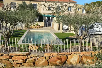 Image de Appartement avec vues sur les hauts du village de Rasteau dans le vaucluse.
