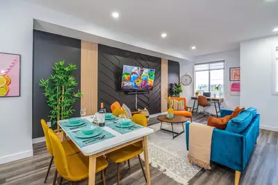 Image de Chic & Cozy»Ac|Garage|King bed|Arcade|10Min to Wem