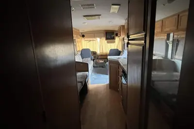 Image de Open space, large property, Developing farm experience.