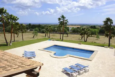 Luxury Cala D'or Villa | Calonge | 3 Bedrooms | Large Gardens | Sea Views