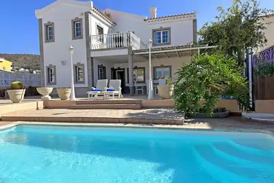 Image de Villa Esmeralda close to the beach