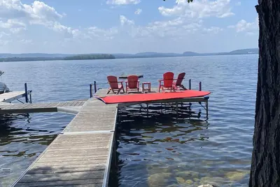 Image de Luxurious lakefront home with 750' of spectacular frontage on Great Pond