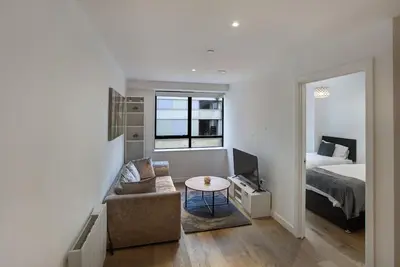Image de Spacious Central Croydon Apartment Sleeps 4!