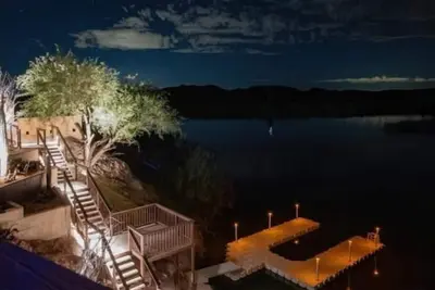 Image de Waterfront River Retreat