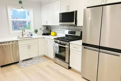 New Townhome 2br+1. 5bath+parking, Ctrl Cambridge, H and Mit, Monthly Discount