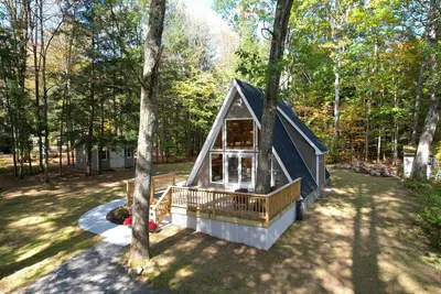 Image de Modern A-Frame Nestled in the Pines – Near Galway Lake & Saratoga