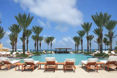 Image de Luxurious 3-bedroom beach resort!