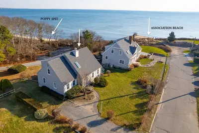 Image de Popponesset- 3 bedrooms, 3 baths, sleeps 6 & outdoor shower. Views for miles.