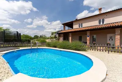 Image de Superbe maison à Oprtalj