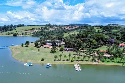 Image de Casa pé na Água/ Frente Para a Linda Represa em Joanópolis -s. p. Rampa Barco/jet