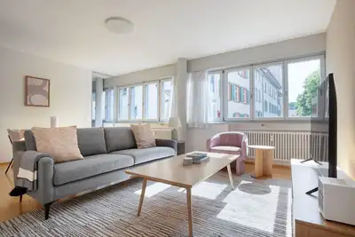 Image de Fresh Vorstädte 3. 5 Room w/ Storage, nr River & Market, by Blueground