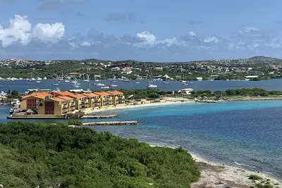 Image de 2-bedroom apartment with stunning sea views from all windows and balcony.