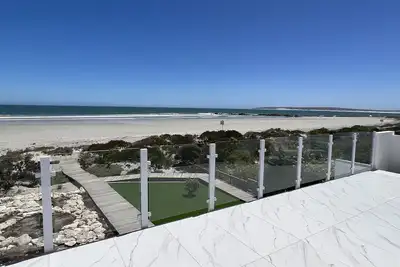 Image de Location, location, location! Luxury with splendid views.