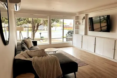 Image de Spacious Unit in Convenient Location