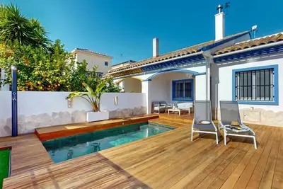 Image de Maison pour 4 personnes avec piscine privée, A/C, Wifi