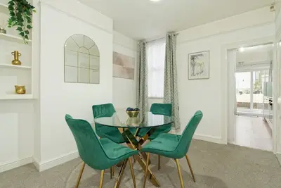 Image de Immaculate 3-Bed House in Chatham